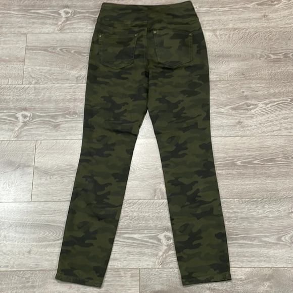NWOT Belle by Kim Gravel TripleLuxe Twill Jeggings Camouflage  2 - Picture 15 of 15